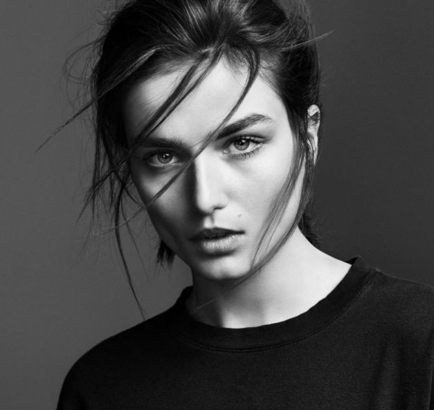 Modelul lunii august by Vogue - Andreea Diaconu 5