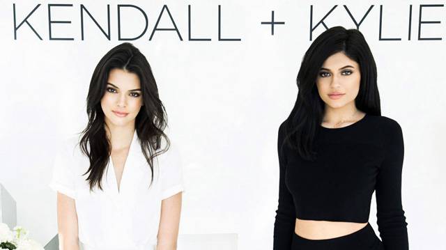 Kendall si Kylie Jenner au lansat o colectie de moda